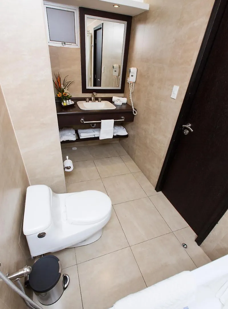 קיטו Hotel Lugano Suites אקוודור