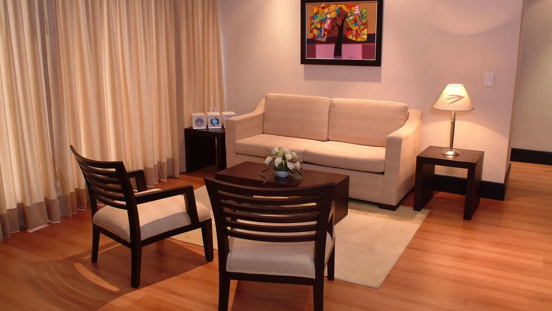 Hotel Lugano Suites Quito