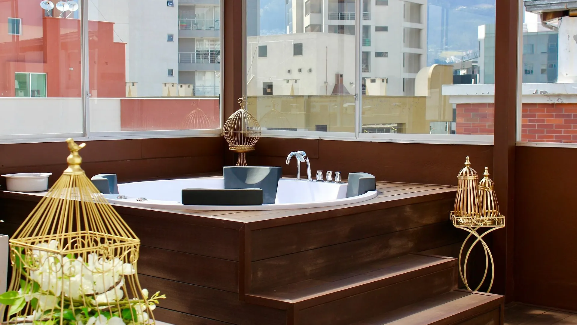 קיטו Hotel Lugano Suites