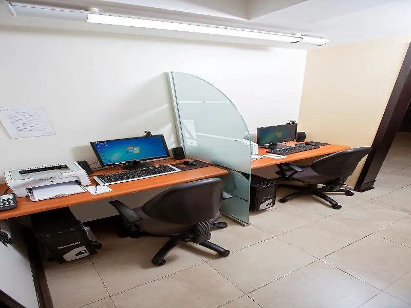 Hotel Lugano Suites Quito